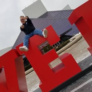 Meet your Posher, Edwin